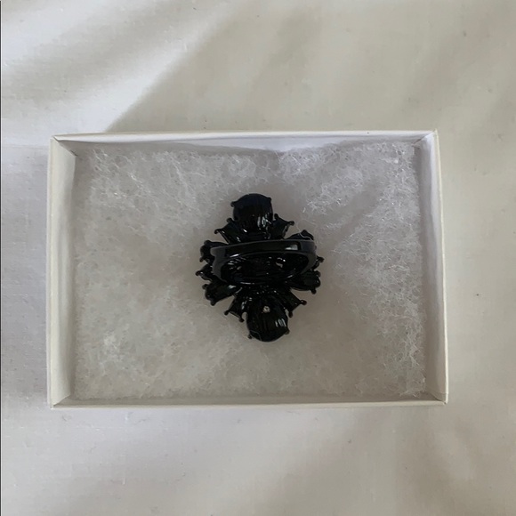 NWOT oversized cocktail ring - Picture 2 of 3